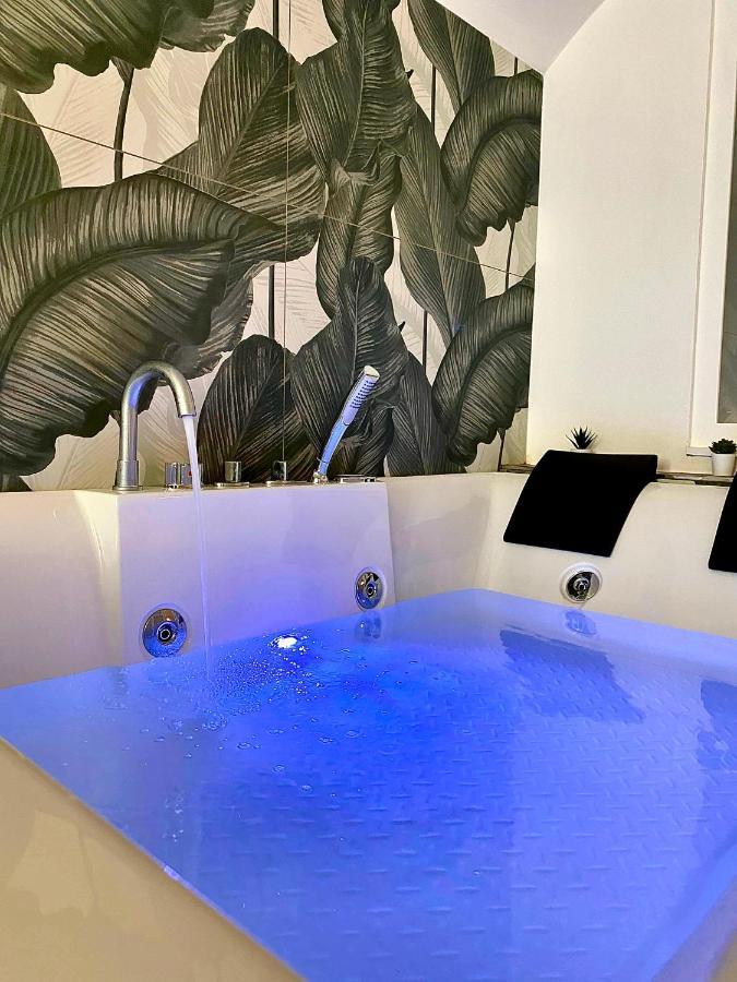モノーポリDimora Di Donnaアパートメント エクステリア 写真
