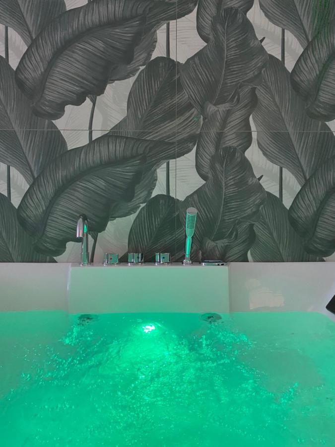 モノーポリDimora Di Donnaアパートメント エクステリア 写真